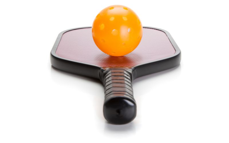 Selecting the right pickleball paddle