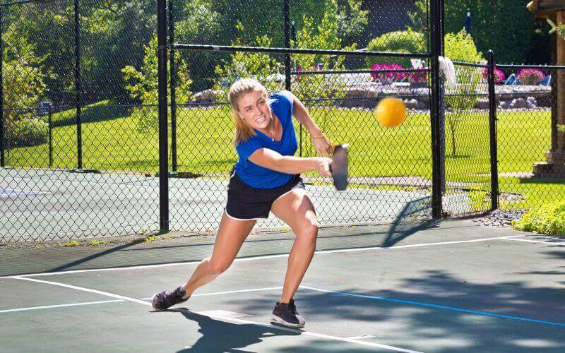 Can You Switch Hands in Pickleball